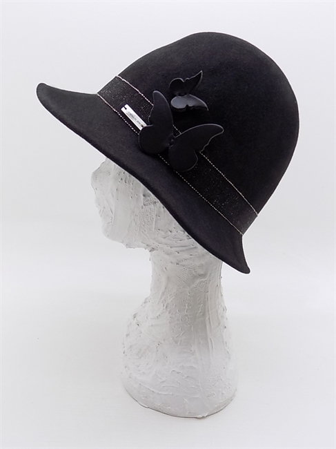 CLOCHE FELTRO VINTAGE CON FARFALLE NERO-en