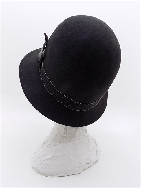 CLOCHE VINTAGE FELTRO NERO CON FARFALLE