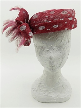 CAPPELLO A POIS CON FASCIA E FIOCCO ROSSO-en