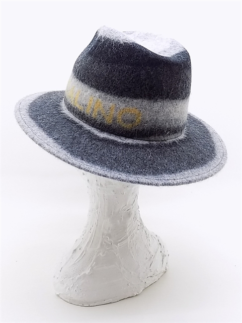 CAPPELLO FELTED WOOL GRIGIO CON MACRO LOGO ORO