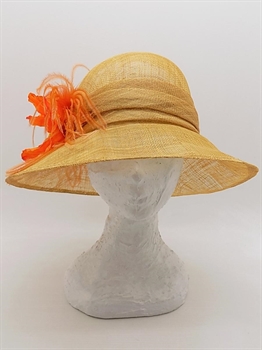 CLOCHE IN SISAL BEIGE CON FASCIA PIUME E PAPAVERO-en