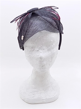 FASCINATOR IN SISAL CON FIORE NERO E PIUME BORDEAUX-en