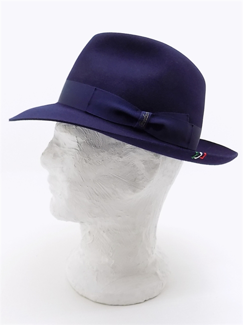 FEDORA FLAG EDIZIONE LIMITATA IN FELTRO BLU MIRTILLO TESA MEDIA-en