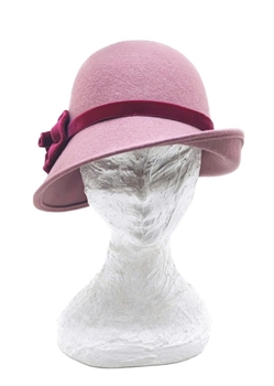 CLOCHE FELTRO ROSA MALVA CON CINTURINO E FIORE IN VELLUTO