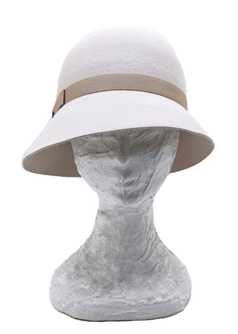NINA CLOCHE FELTRO RASATO CREMA TESA ASIMMETRICA