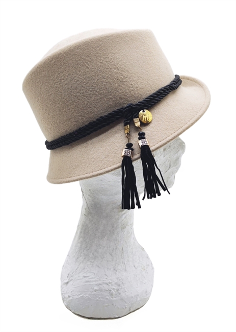 FEDORA IN FELTRO BEIGE CON CORDINO NAPPINE E STRASS
