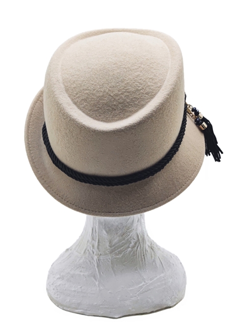 FEDORA IN FELTRO BEIGE CON CORDINO NAPPINE E STRASS