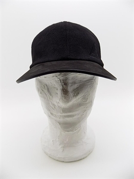 BASEBALL IN CASHMERE NERO CON VISIERA IN PELLE