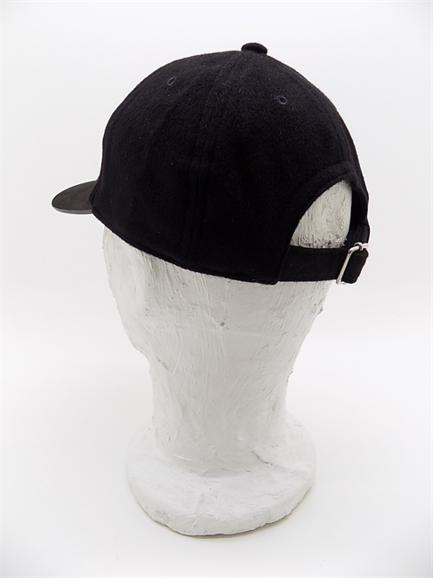 BASEBALL IN CASHMERE NERO CON VISIERA IN PELLE