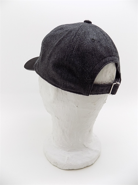 BASEBALL IN CASHMERE GRIGIO CON VISIERA IN PELLE