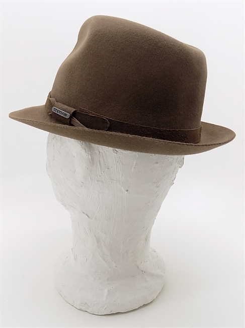 CAPPELLO PLAYER IN FELTRO MARRONE CHIARO CON CINTURINO IN PELLE